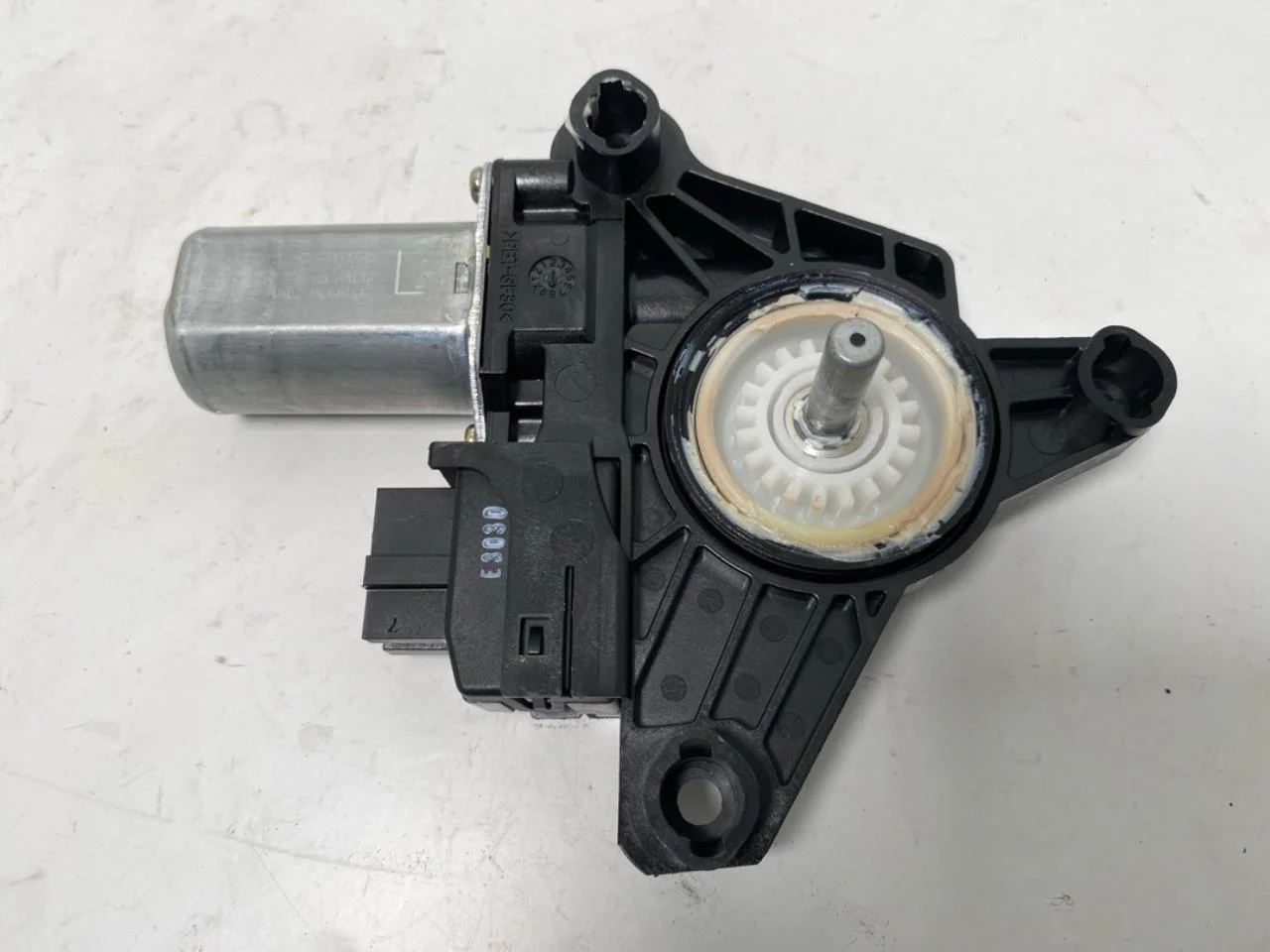 Mercedes EQC 2020- Ablakemelő motor