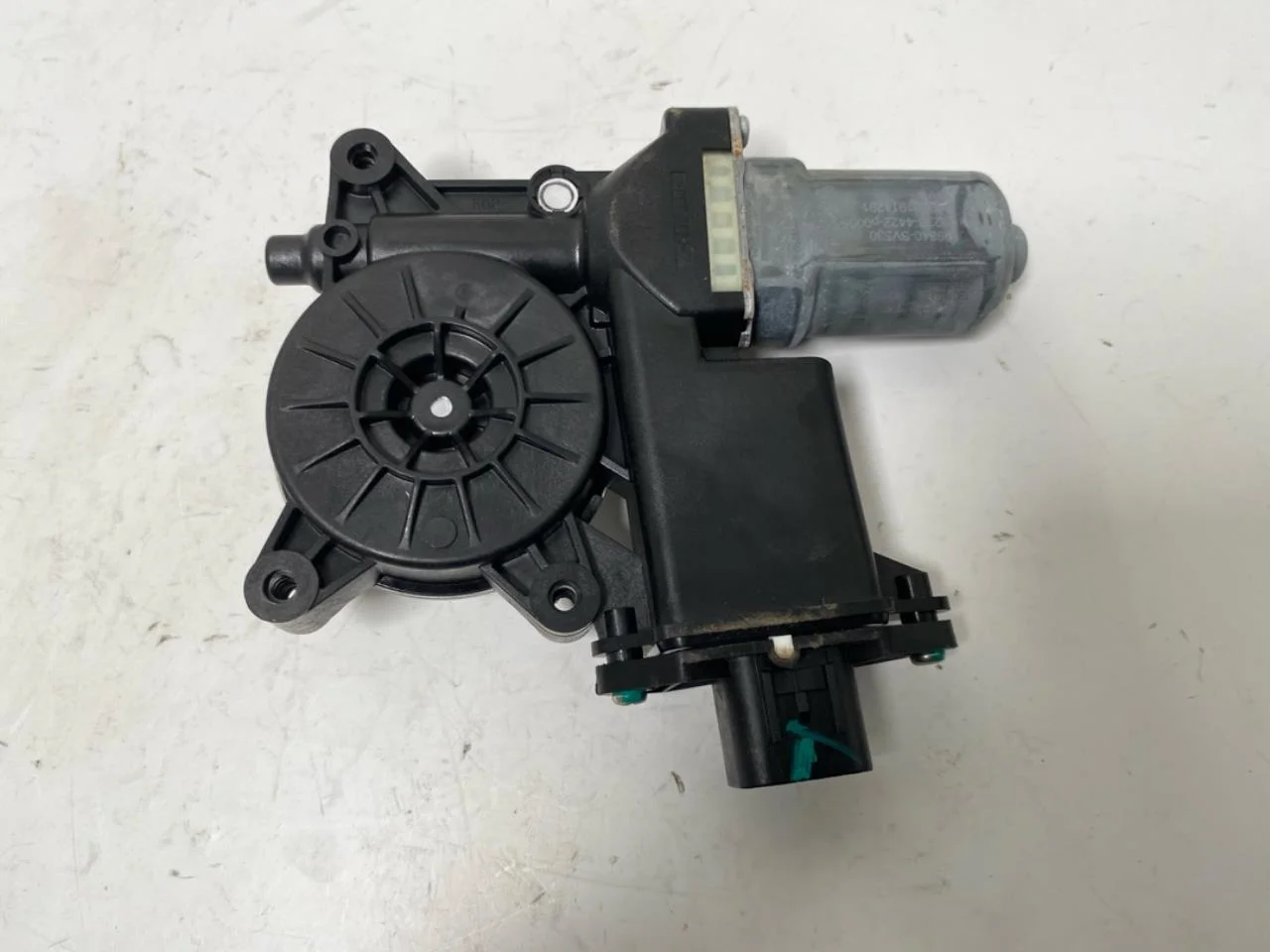 Maxus EUNIQ5 MPV 2021- Ablakemelő motor nézet 2