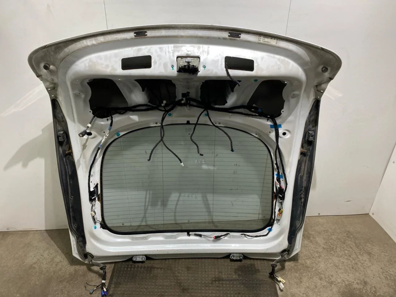 Tesla MODEL S 2013- Tailgate, estate view 3