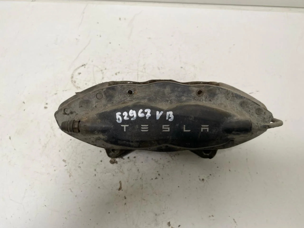 Tesla MODEL S 2013- Rear left brake caliper