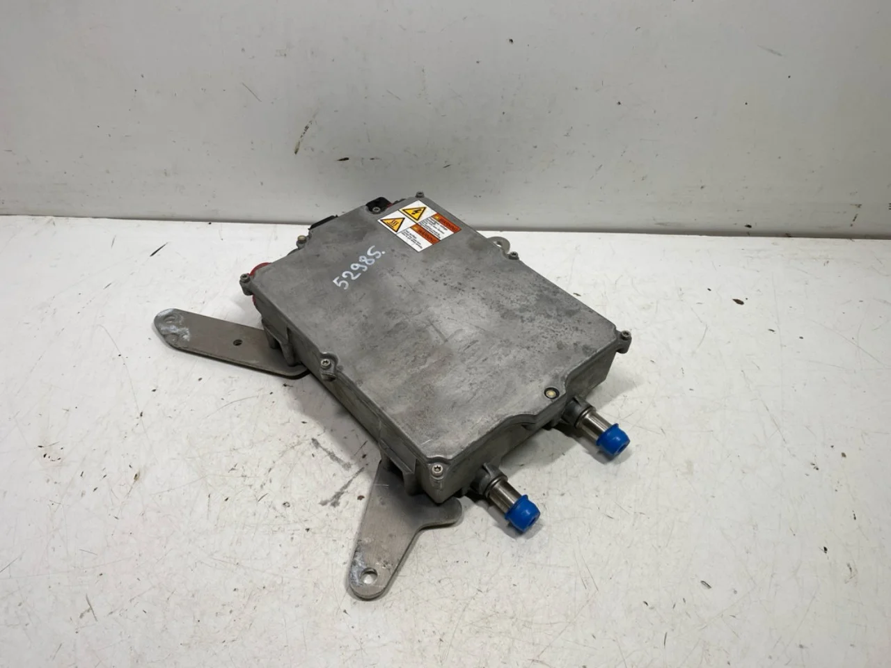Mercedes B 180-200 W246/W242 2012-19 Voltage converter, battery view 3