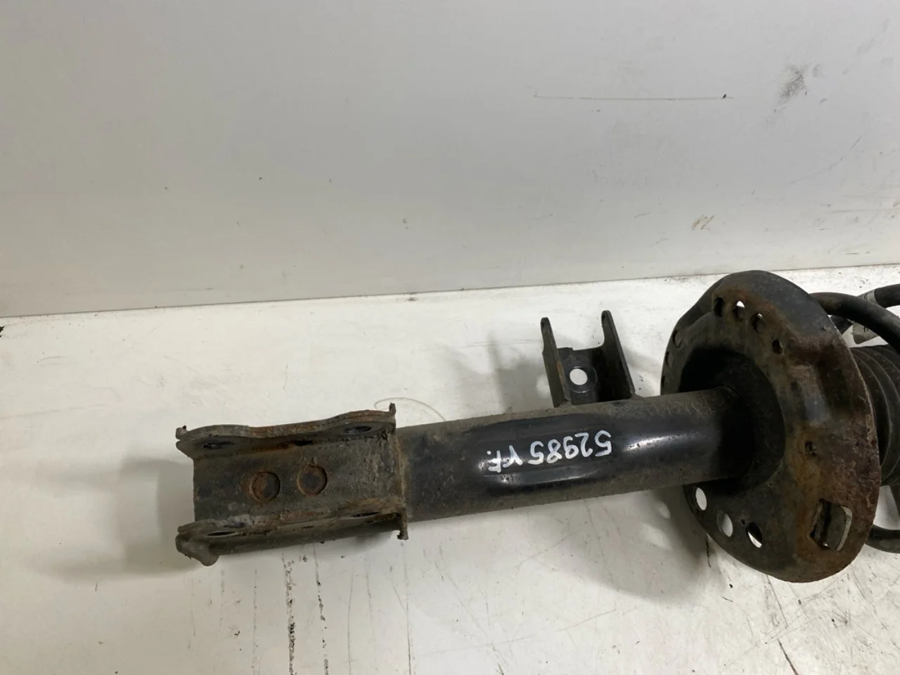 Mercedes B 180-200 W246/W242 2012-19 Rugóstag (gólyaláb), első, bal nézet 3