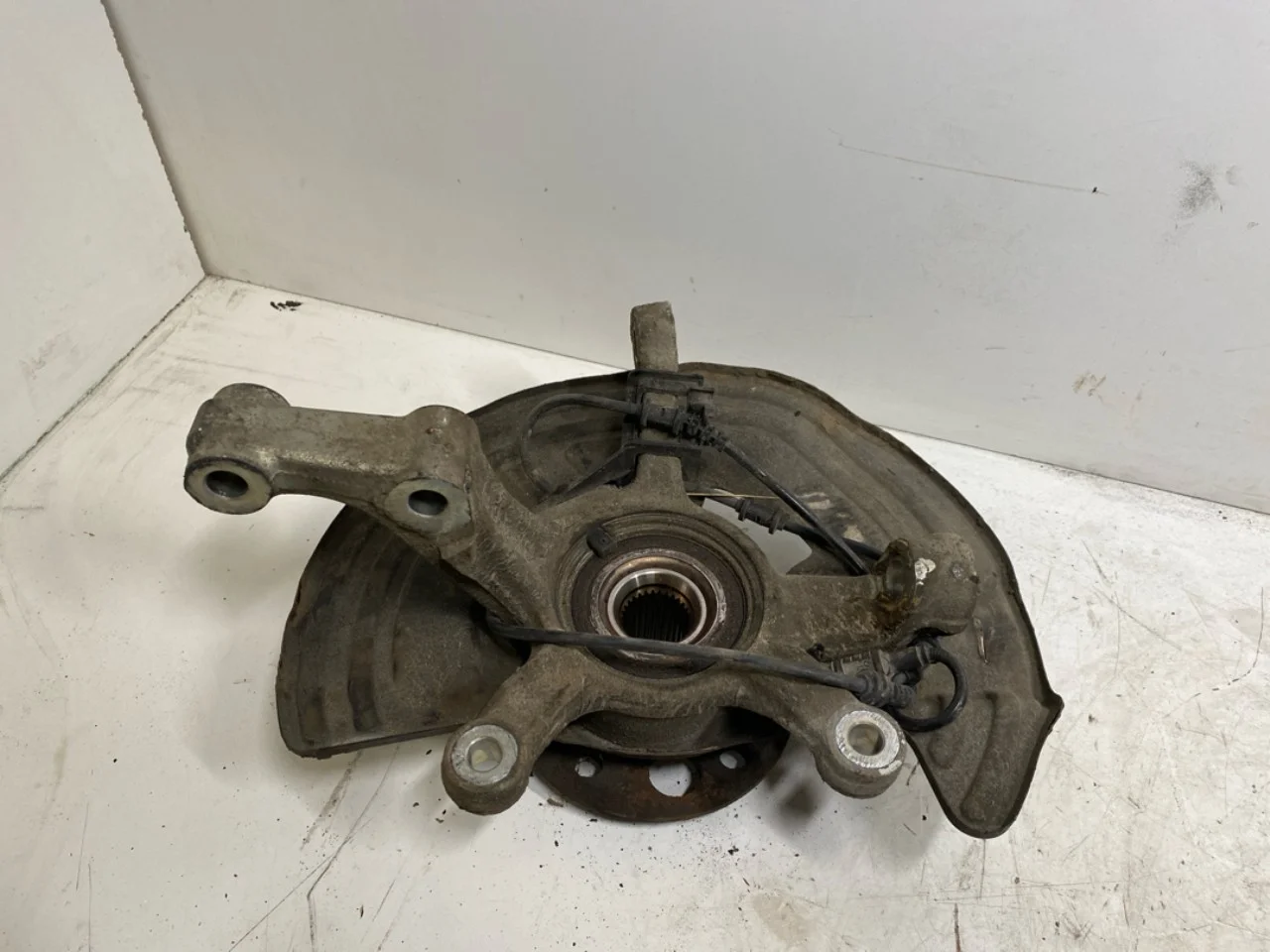 Mercedes B 180-200 W246/W242 2012-19 Csonkállvány, jobb első nézet 2