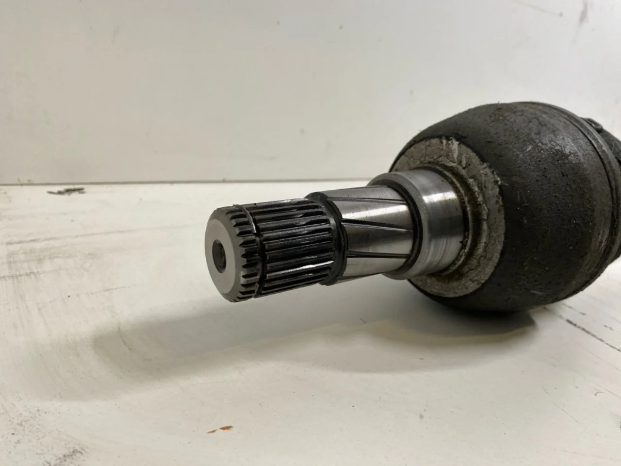Mercedes B 180-200 W246/W242 2012-19 Féltengely, első, jobb nézet 3