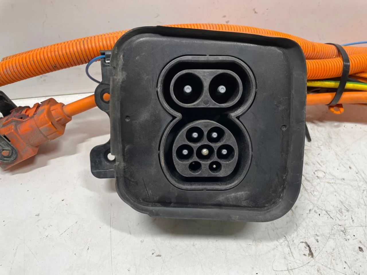 BMW I3 I01 2013-22 Capac port încărcare, electric / hibrid vedere 2