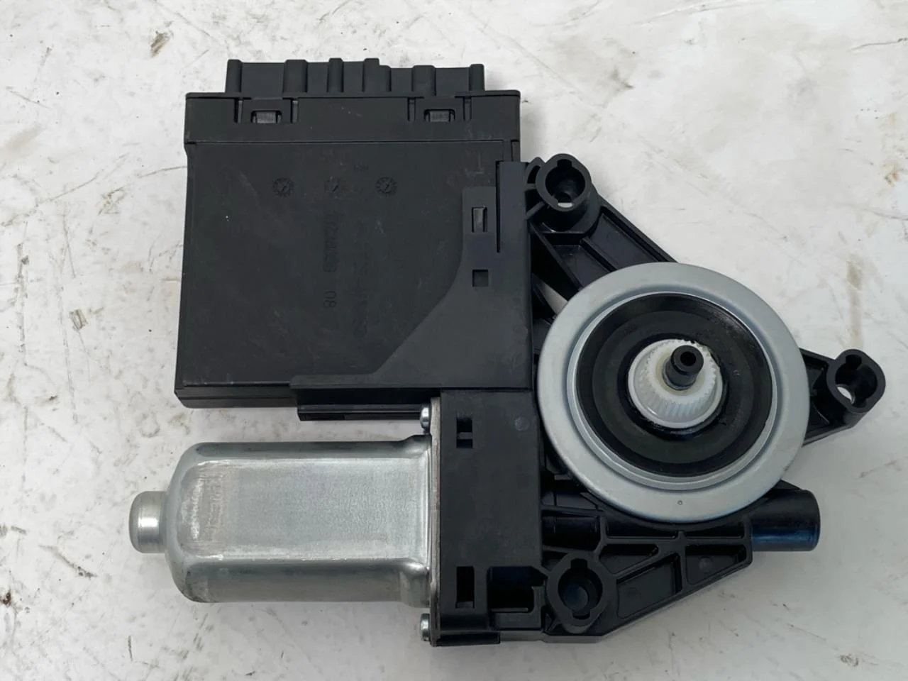 Volvo XC40/RECHARGE 2018- Ablakemelő motor nézet 2
