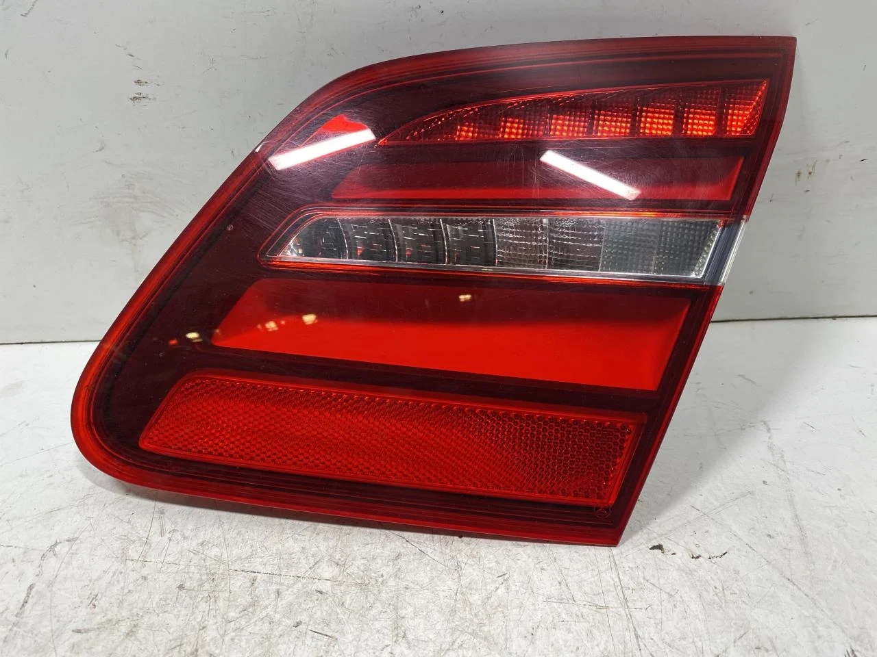 Mercedes B 180-200 W246/W242 2012-19 Lampă spate dreapta pe hayon, interioară