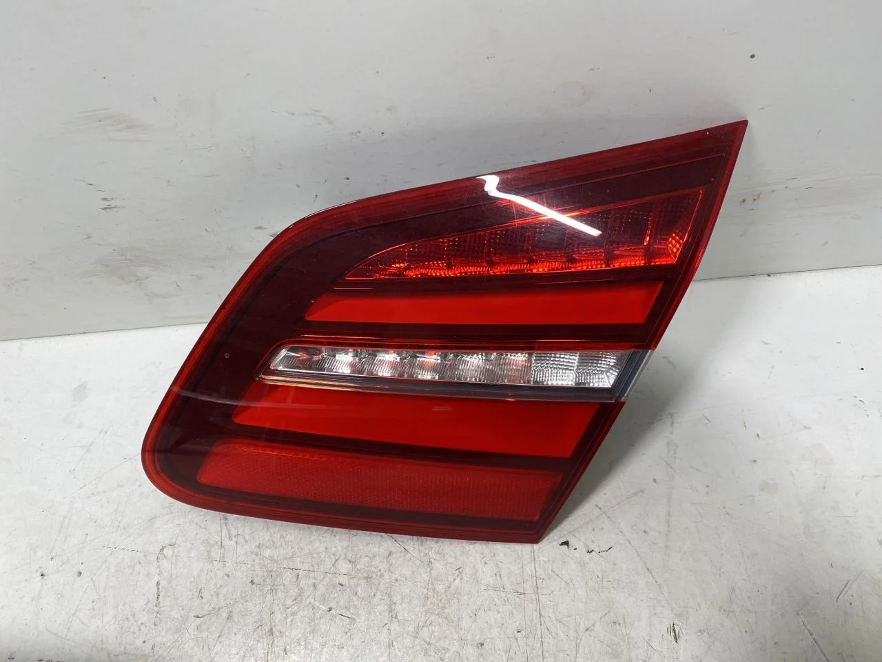 Mercedes B 180-200 W246/W242 2012-19 Hátsó lámpa, jobb, csomagtérajtón (belső) nézet 2
