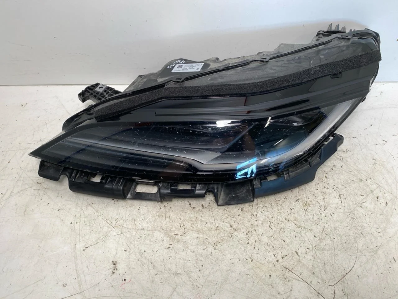 Tesla MODEL 3 2024- Fényszóró, bal