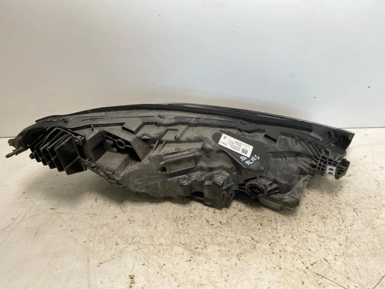 Tesla MODEL 3 2024- Fényszóró, bal nézet 2