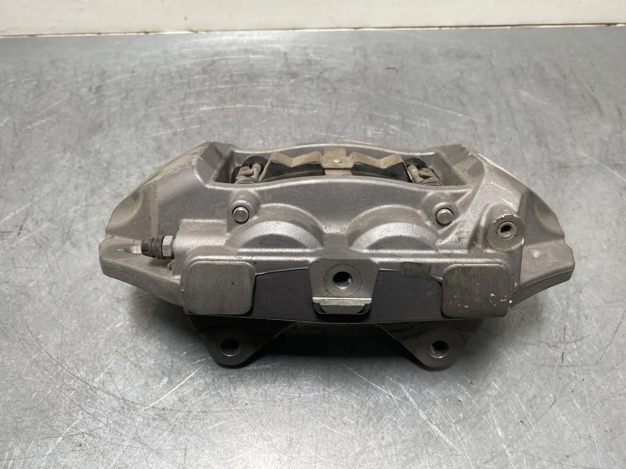 Tesla MODEL 3 2024- Front left brake caliper view 2