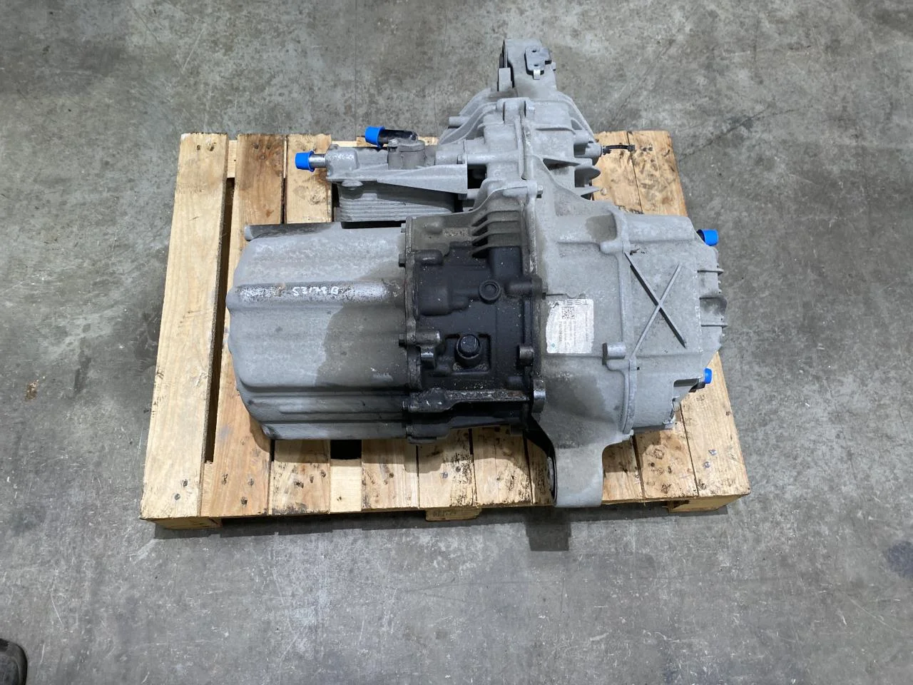 Tesla MODEL S 2013- Elektromos motor, hátsó nézet 3