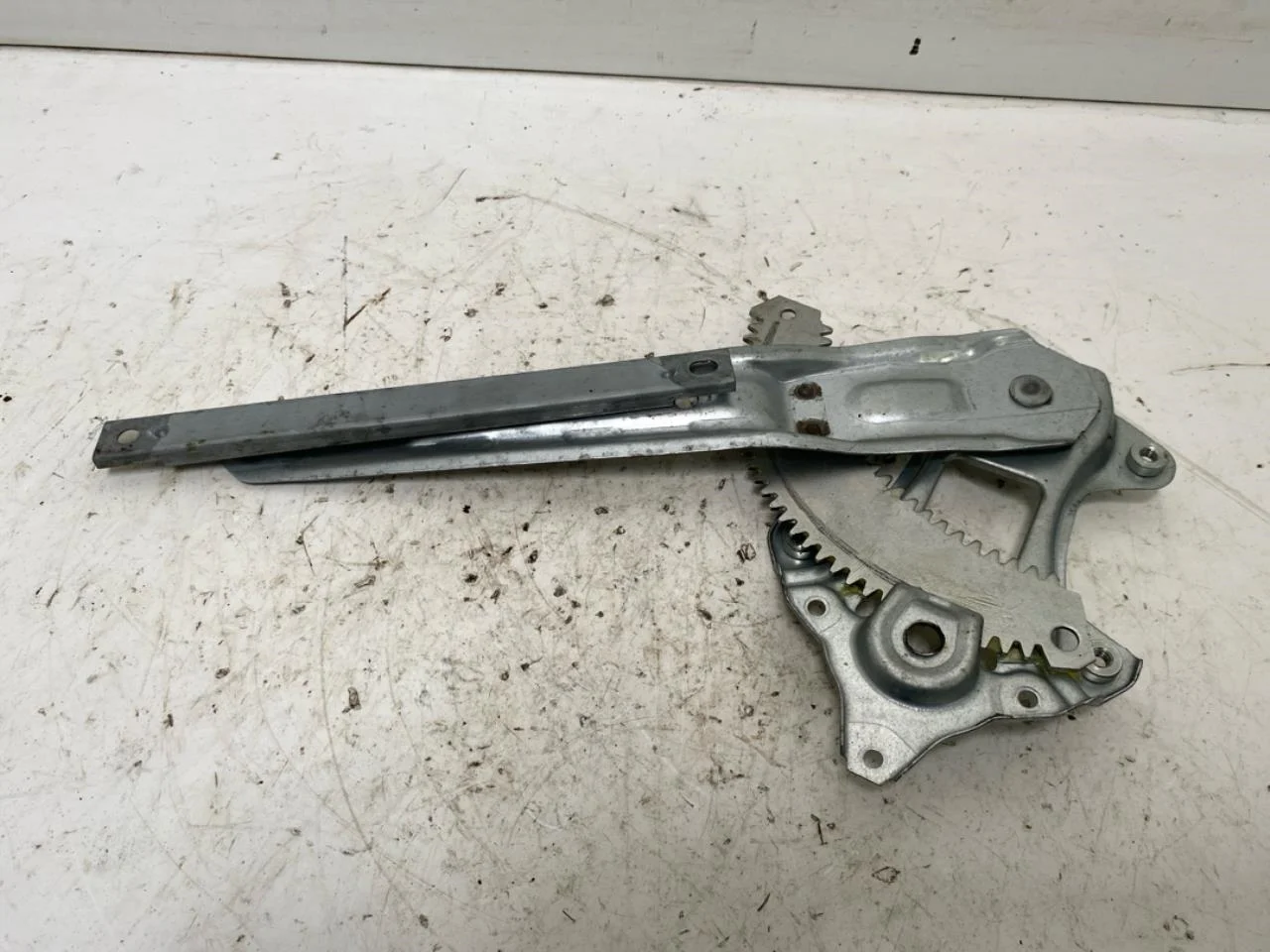 Nissan LEAF 2017-24 Electric window regulator, complete view 2