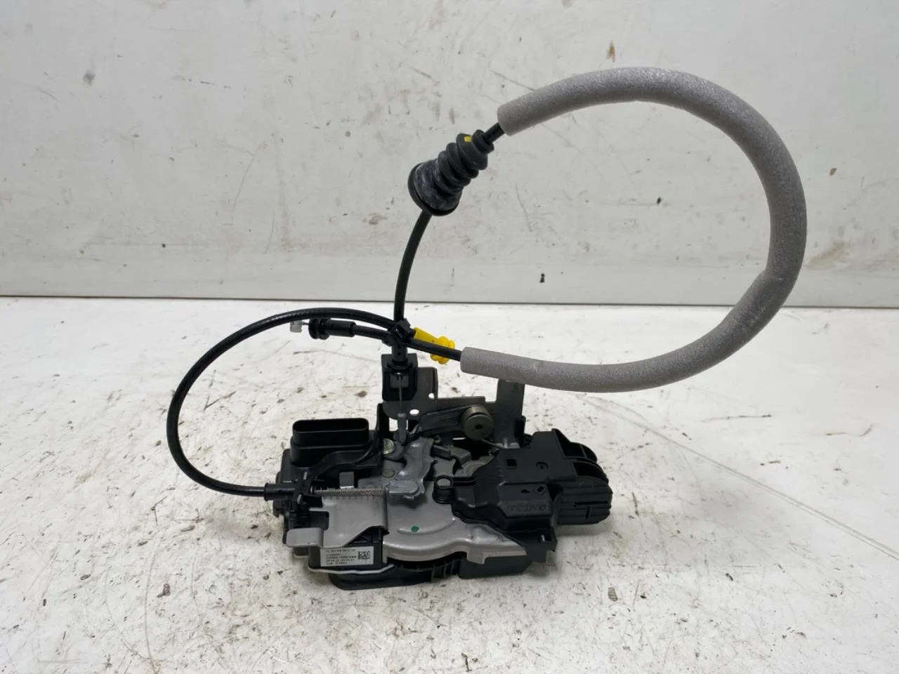 Volvo XC40/RECHARGE 2018- Ajtózár ház nézet 2