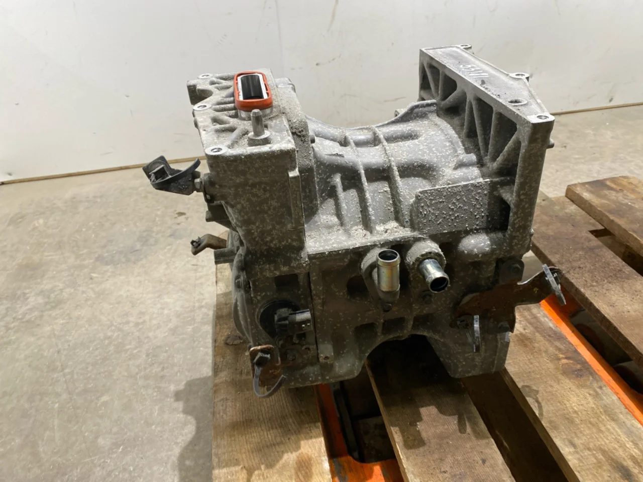 Nissan LEAF 2011-17 Front electric motor view 2