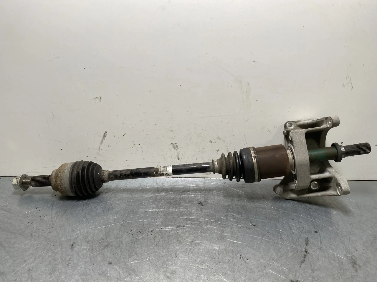 Nissan E-NV200 / EVALIA Front right driveshaft view 4