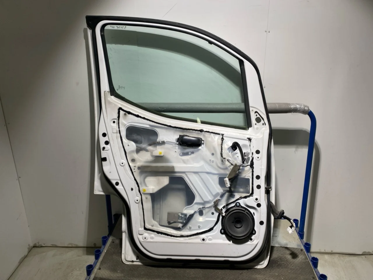 Nissan E-NV200 / EVALIA Ajtó, 4 ajtós, első, bal nézet 3