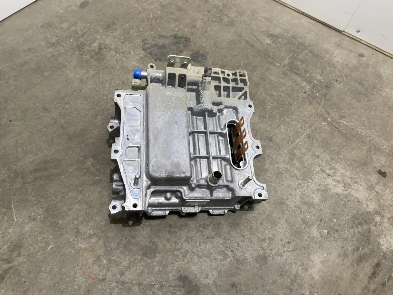 Nissan LEAF 2017-24 Invertor, 12-220V