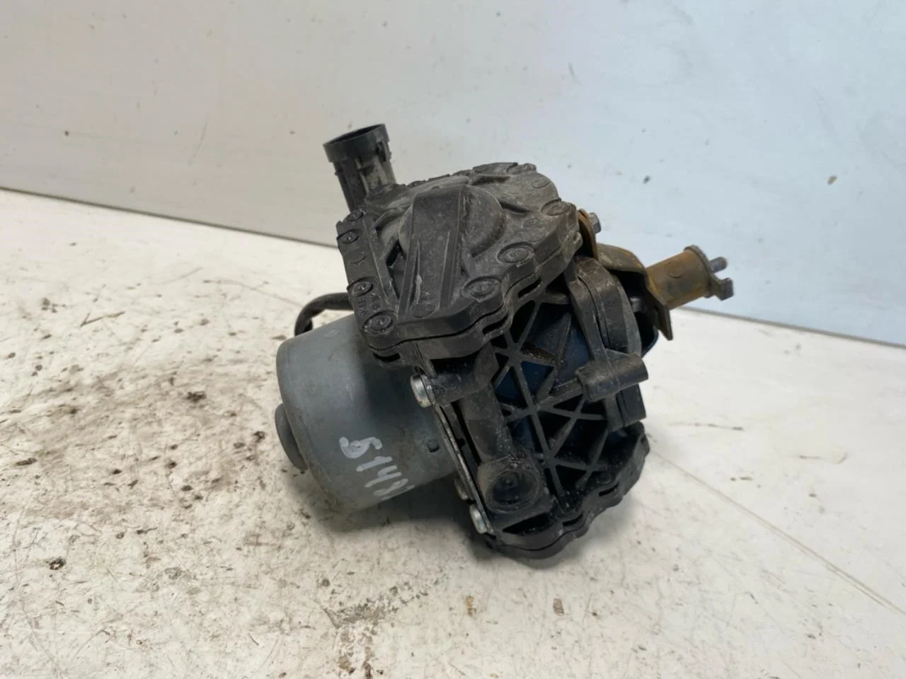 Opel / Vauxhall VIVARO 2020- Vacuum pump view 2
