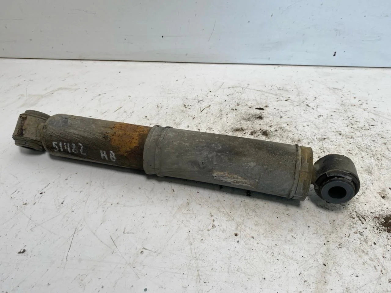 Opel / Vauxhall VIVARO 2020- Shock absorber, rear