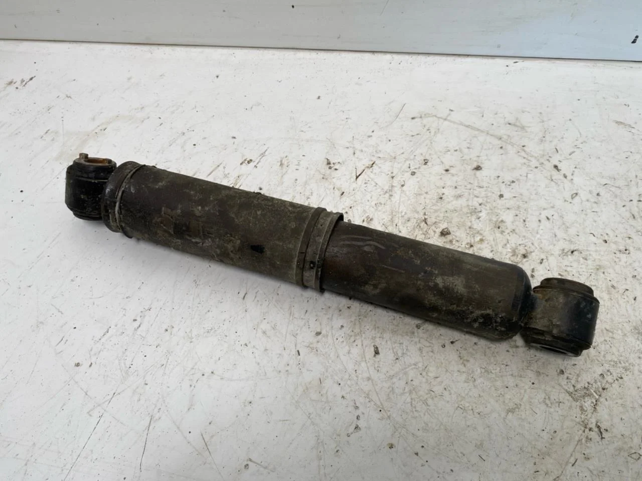 Opel / Vauxhall VIVARO 2020- Shock absorber, rear