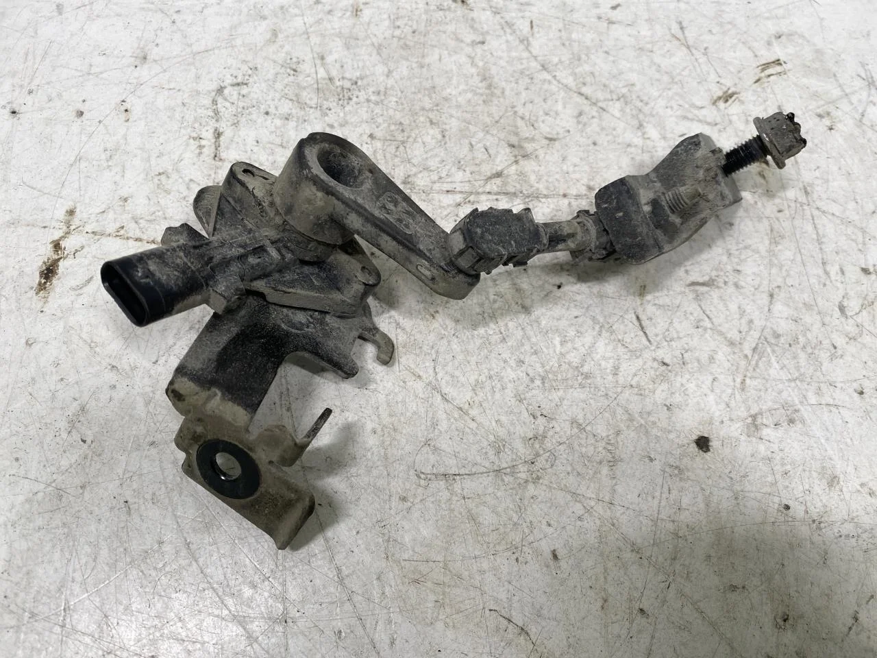 Opel / Vauxhall CORSA F 2020- Senzor reglaj nivel / suspensie pneumatică vedere 3