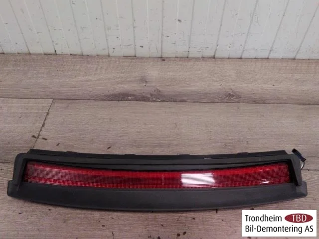 Tesla MODEL 3 2017--> Féklámpa, hátsó ablak (3. féklámpa)