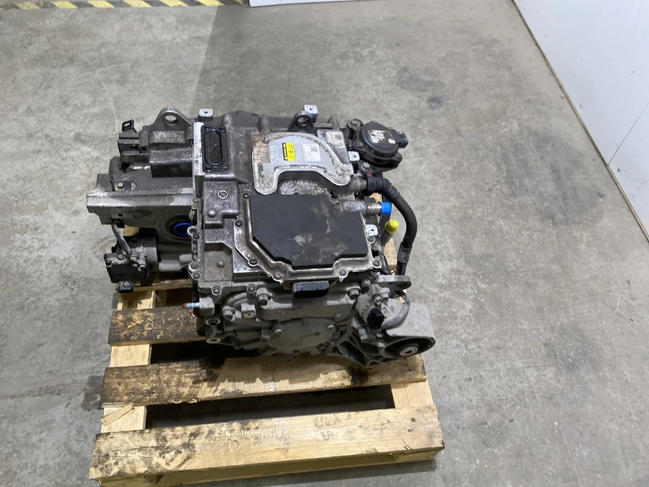 Hyundai IONIQ 5 NE 2022- Rear electric motor view 4