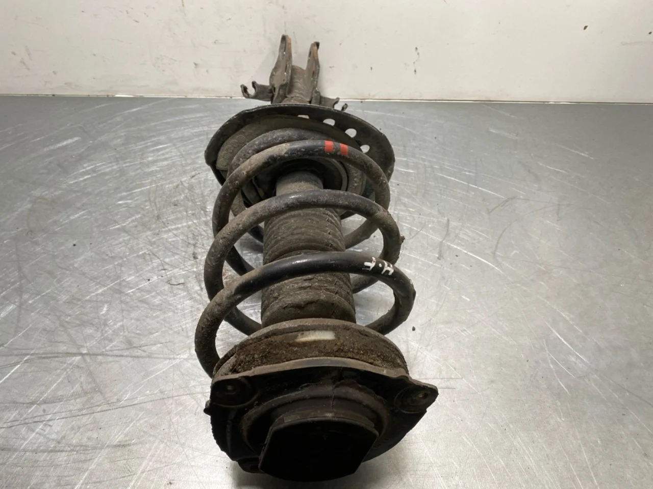 Nissan LEAF 2017-24 Strut assembly, front right
