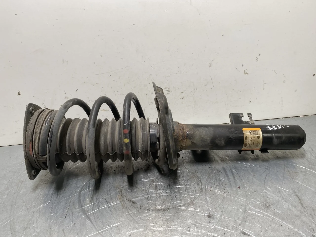 Strut assembly, front right