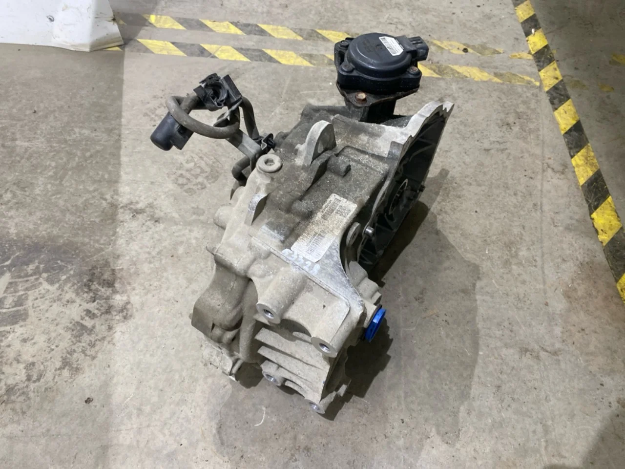 Nissan LEAF 2011-17 Automatic transmission view 3