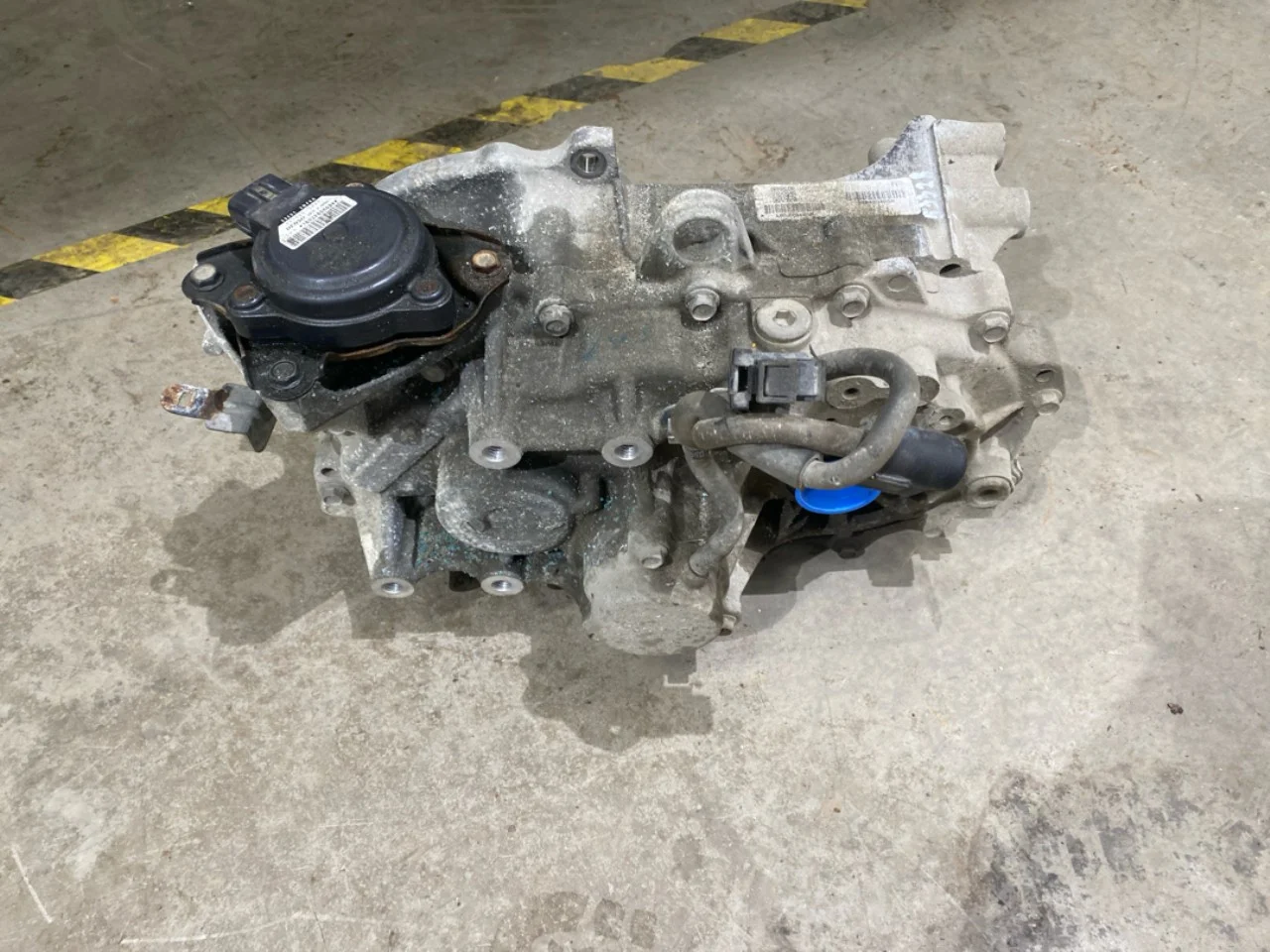 Nissan LEAF 2011-17 Automatic transmission view 4