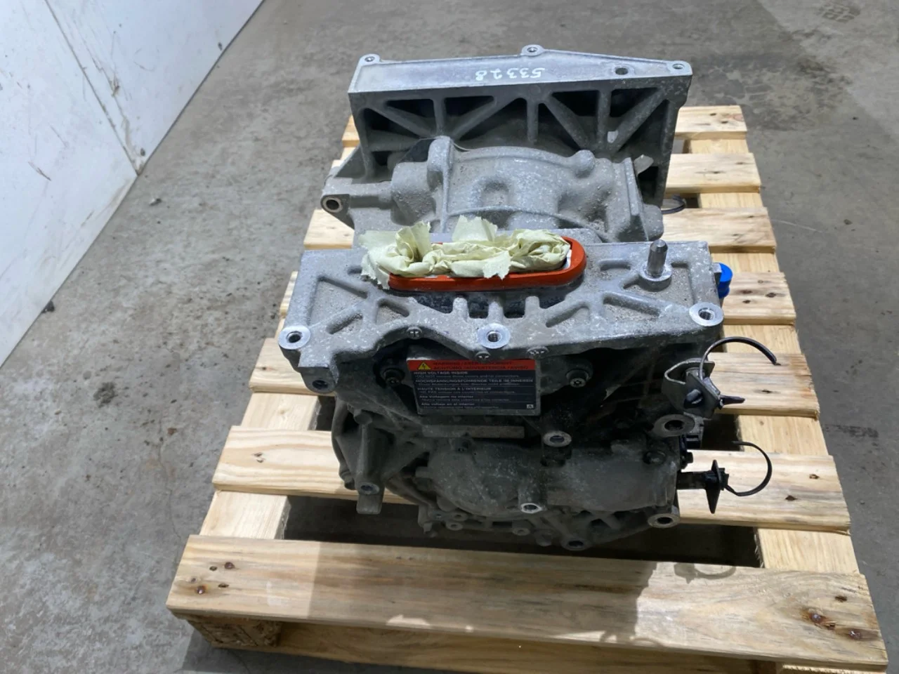 Nissan LEAF 2011-17 Front electric motor view 4