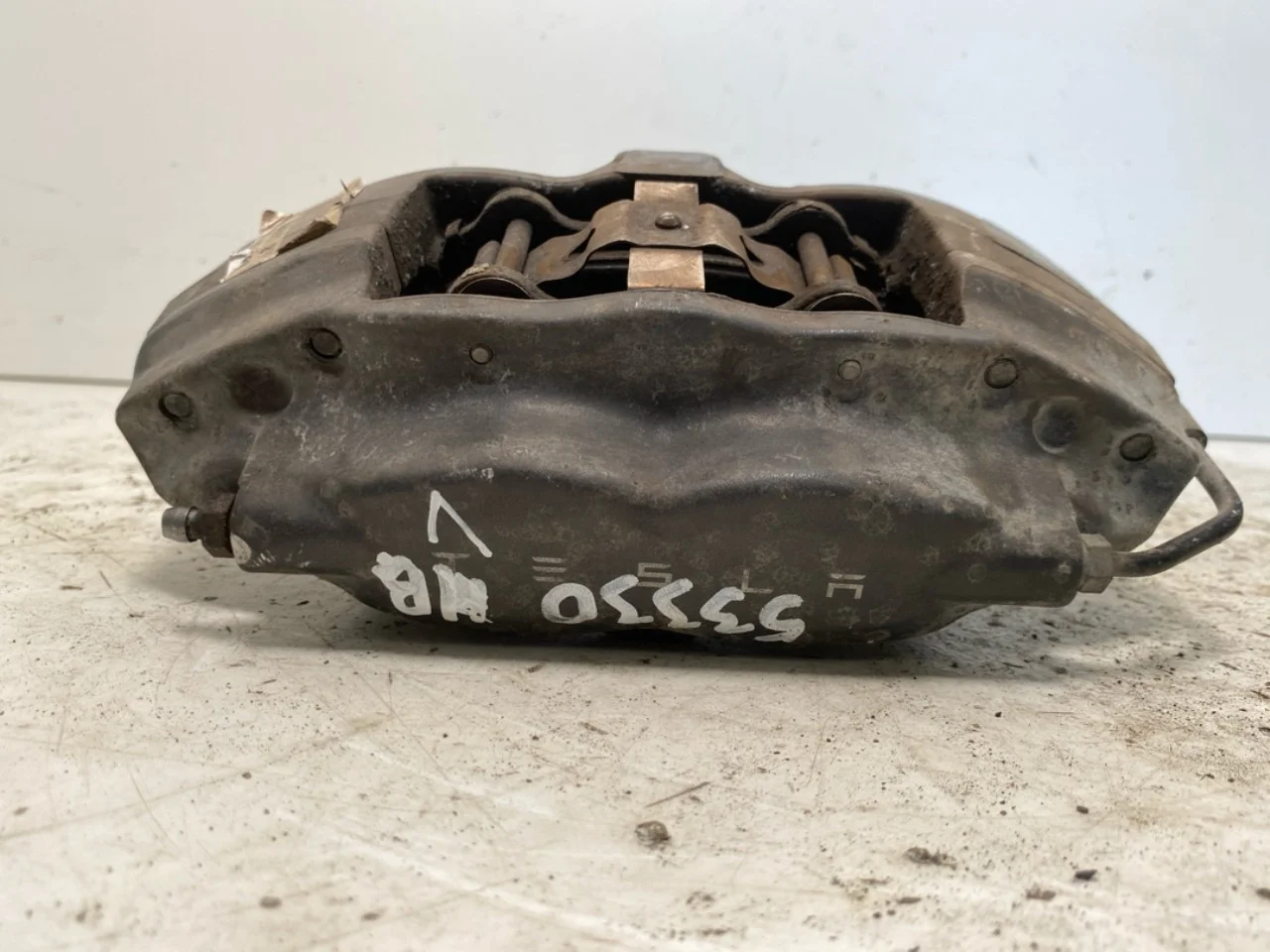 Tesla MODEL S 2013- Rear left brake caliper view 2