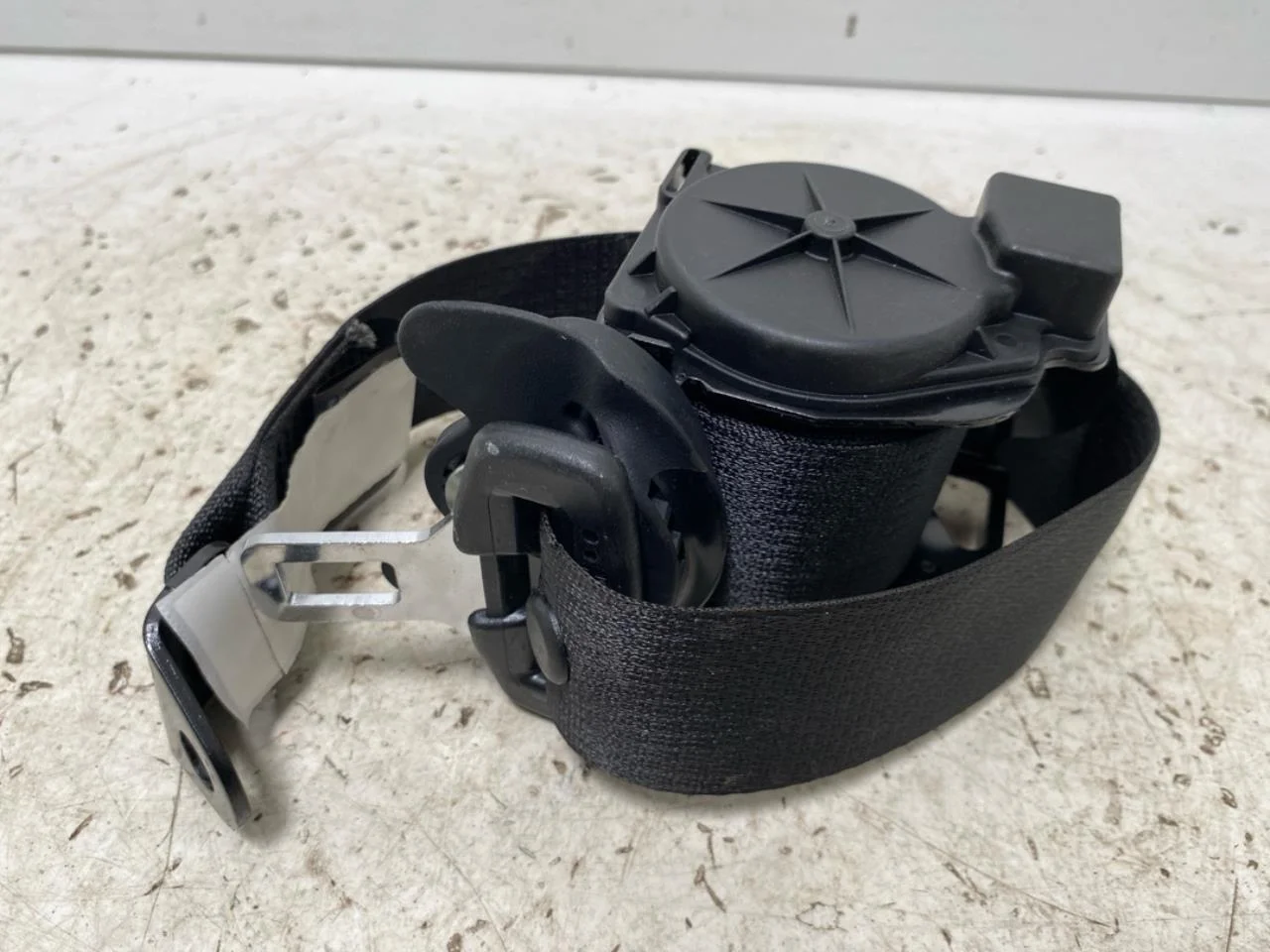 Hongqi E-HS9 2022- Rear right seat belt