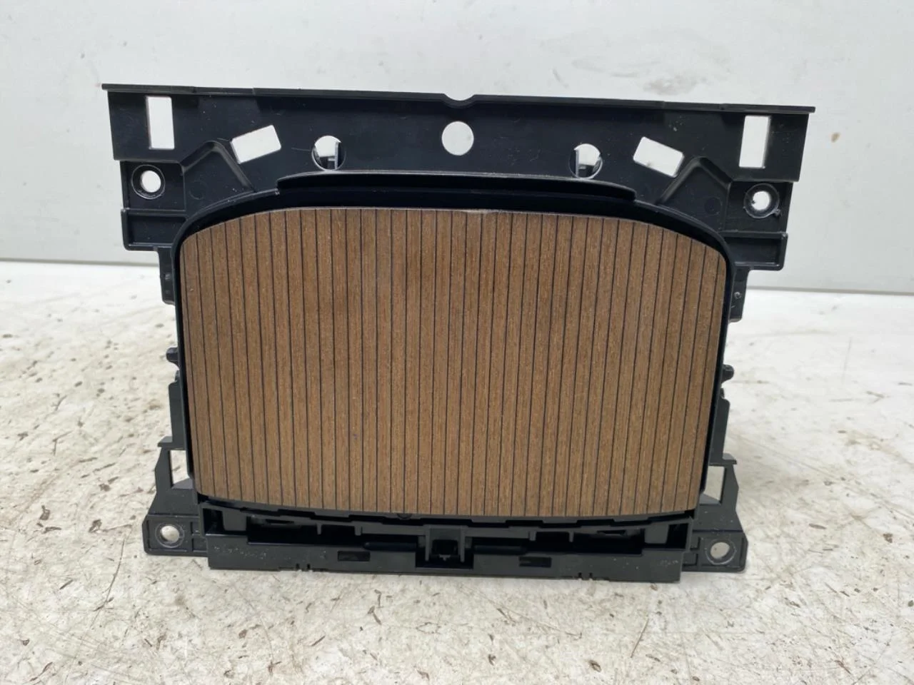 Hongqi E-HS9 2022- Cup holder