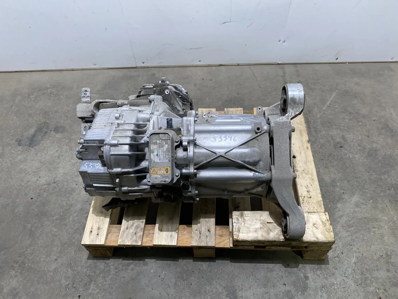 Tesla MODEL S 2013- Elektromos motor, első
