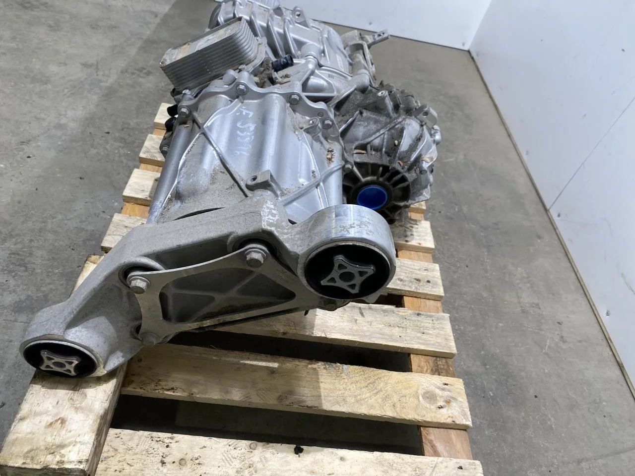 Tesla MODEL S 2013- Elektromos motor, első nézet 4