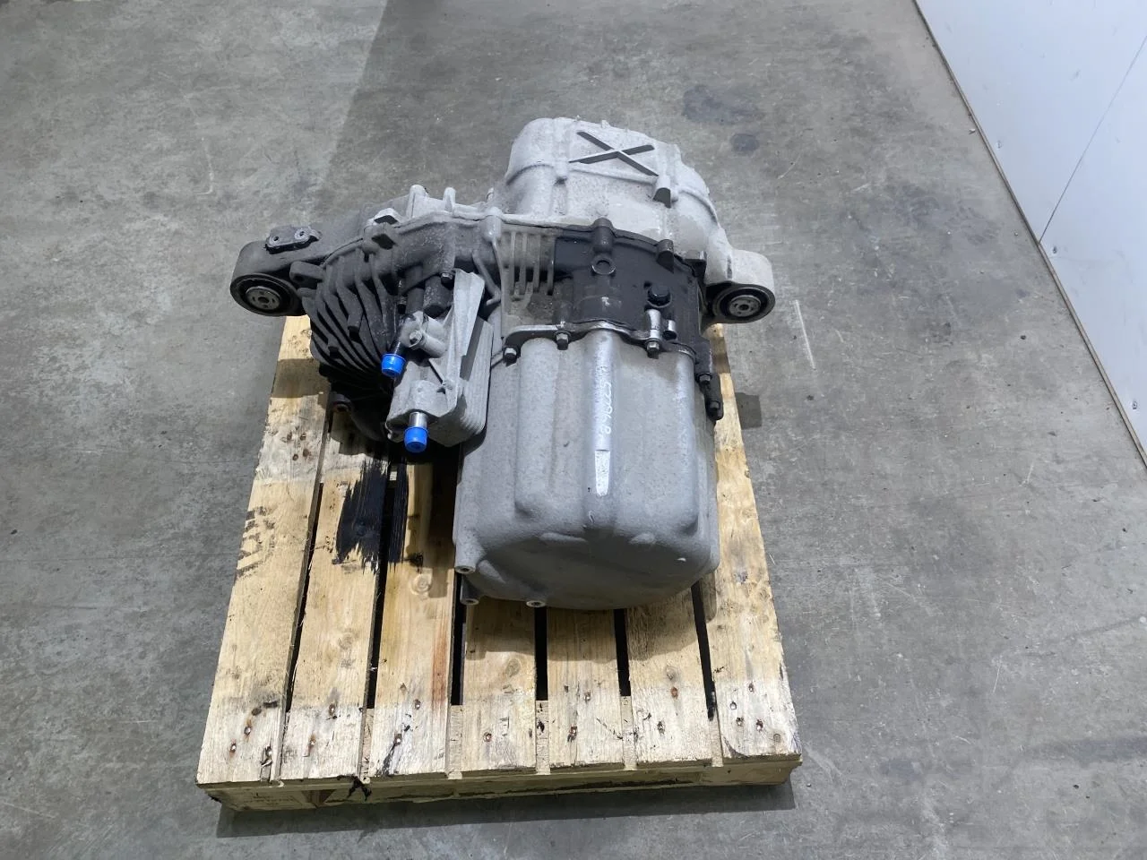 Tesla MODEL S 2013- Elektromos motor, hátsó nézet 2