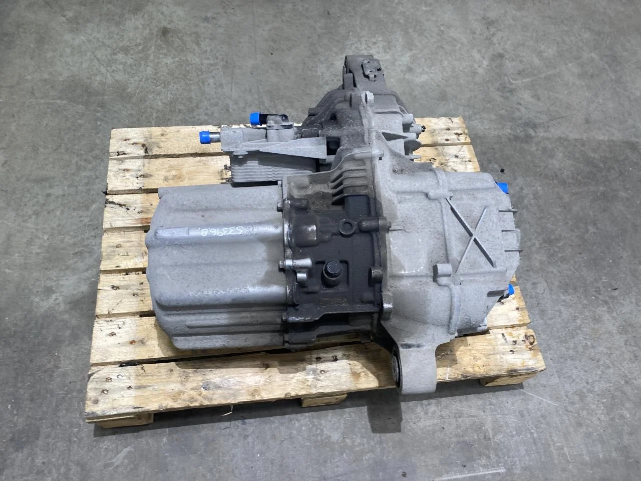 Tesla MODEL S 2013- Elektromos motor, hátsó nézet 3