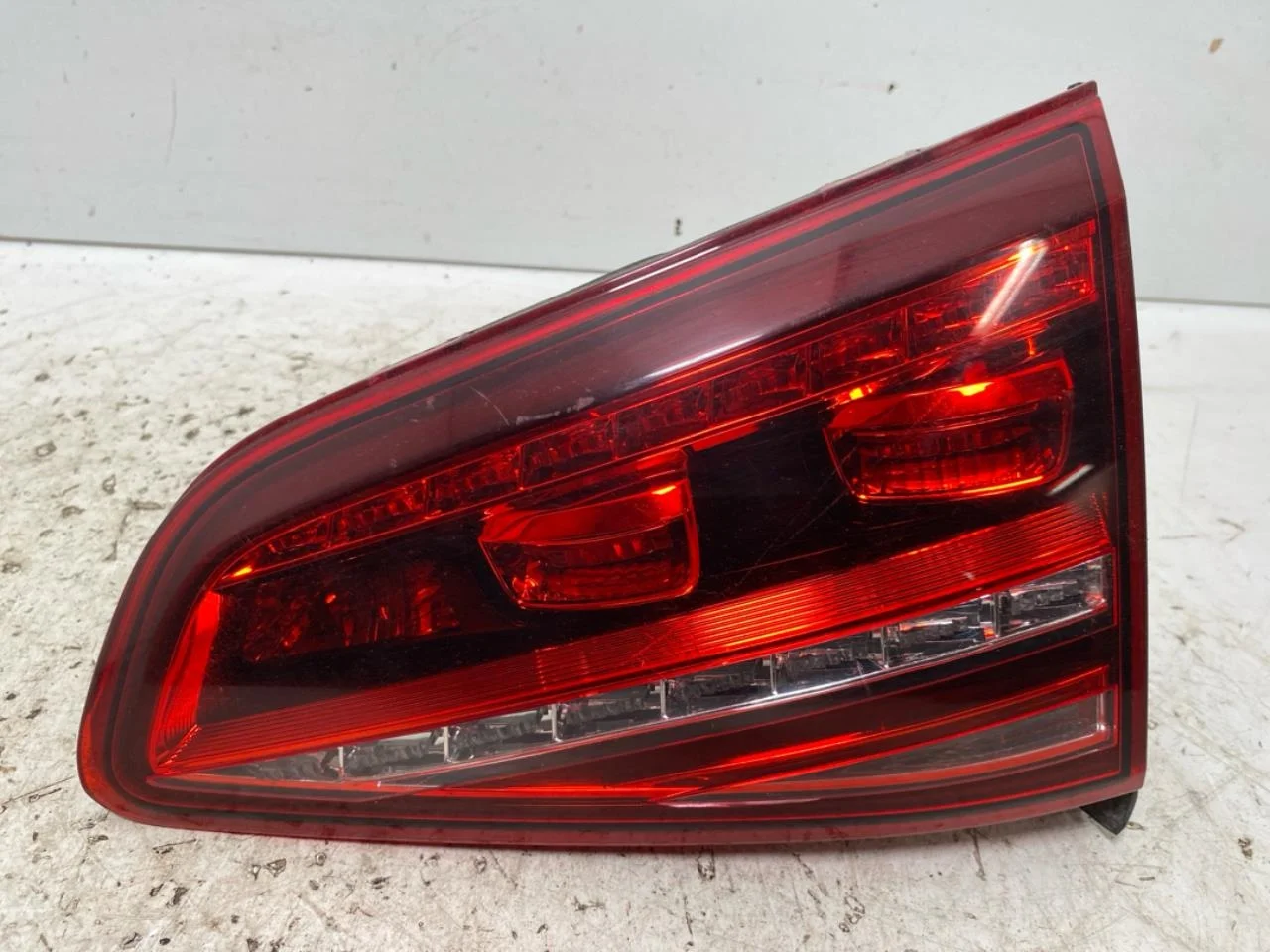 Volkswagen GOLF, E-GOLF VII 2013-20 Lampă spate dreapta pe hayon, interioară
