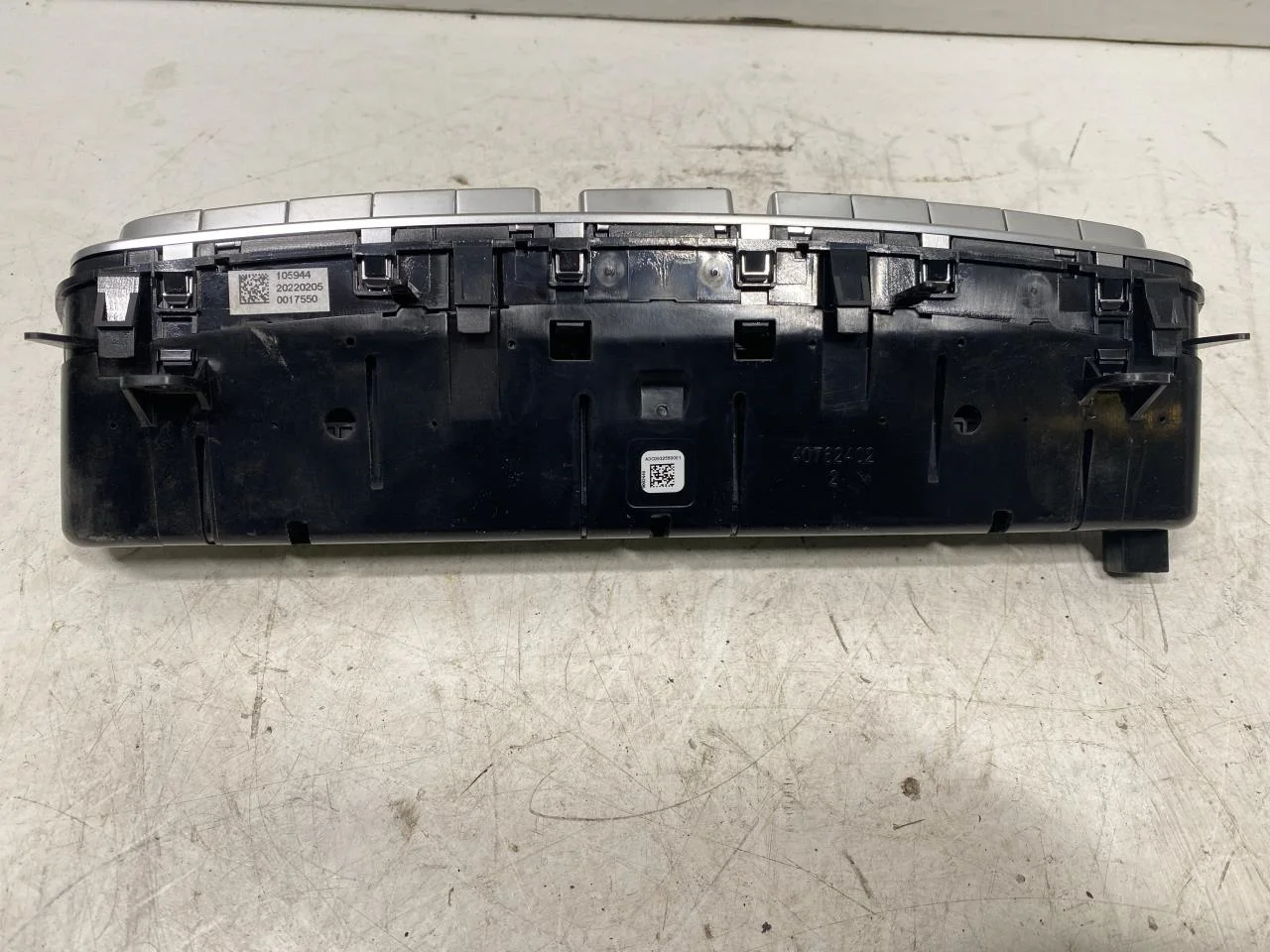Mercedes V W447//W640/W448 2014- Heater control unit view 4