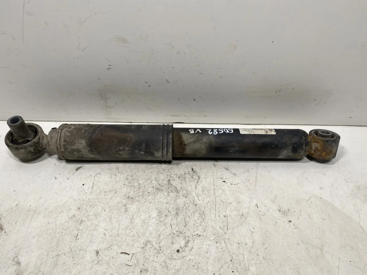 Mercedes V W447//W640/W448 2014- Shock absorber, rear