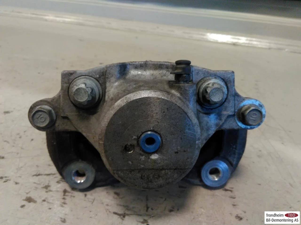 Hyundai IONIQ AE 2017-22 Front right brake caliper view 2