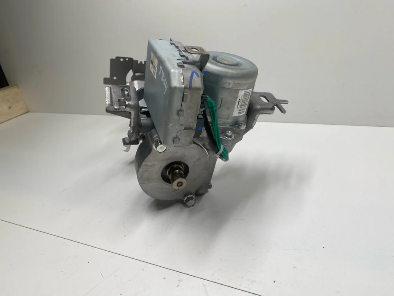 Nissan LEAF 2017-24 Steering column assembly with power assist view 4