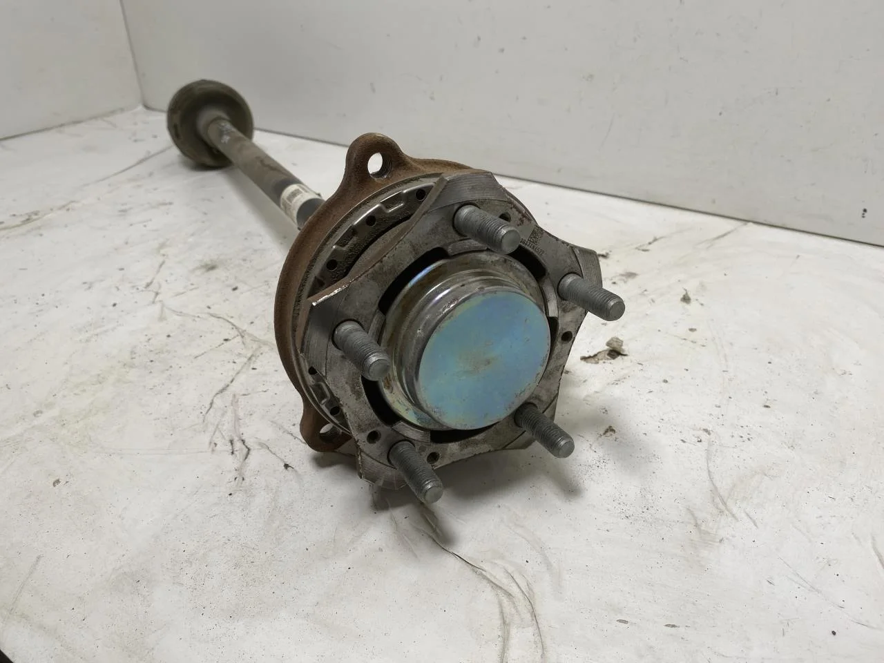 Kia EV6 2022- Rear right driveshaft view 3
