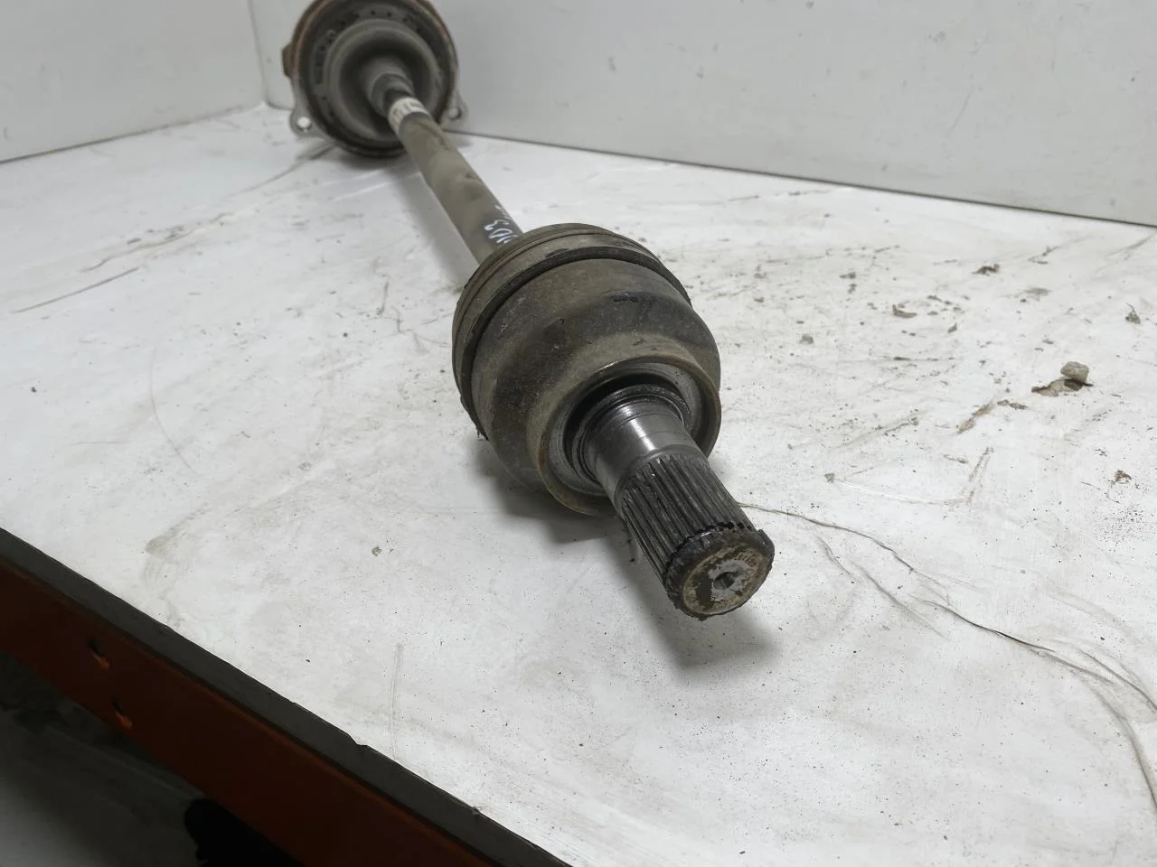 Kia EV6 2022- Rear right driveshaft view 4