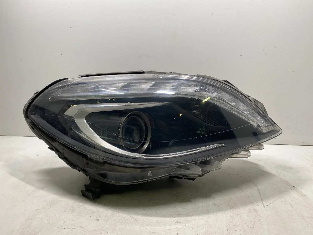 Mercedes B 180-200 W246/W242 2012-19 Fényszóró, jobb