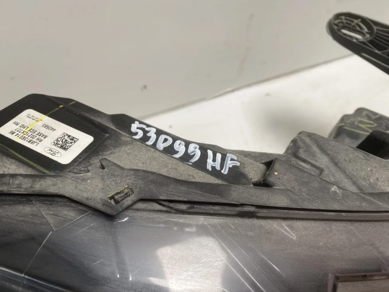 Ford MUSTANG MACH-E 2021- Fényszóró, jobb nézet 2