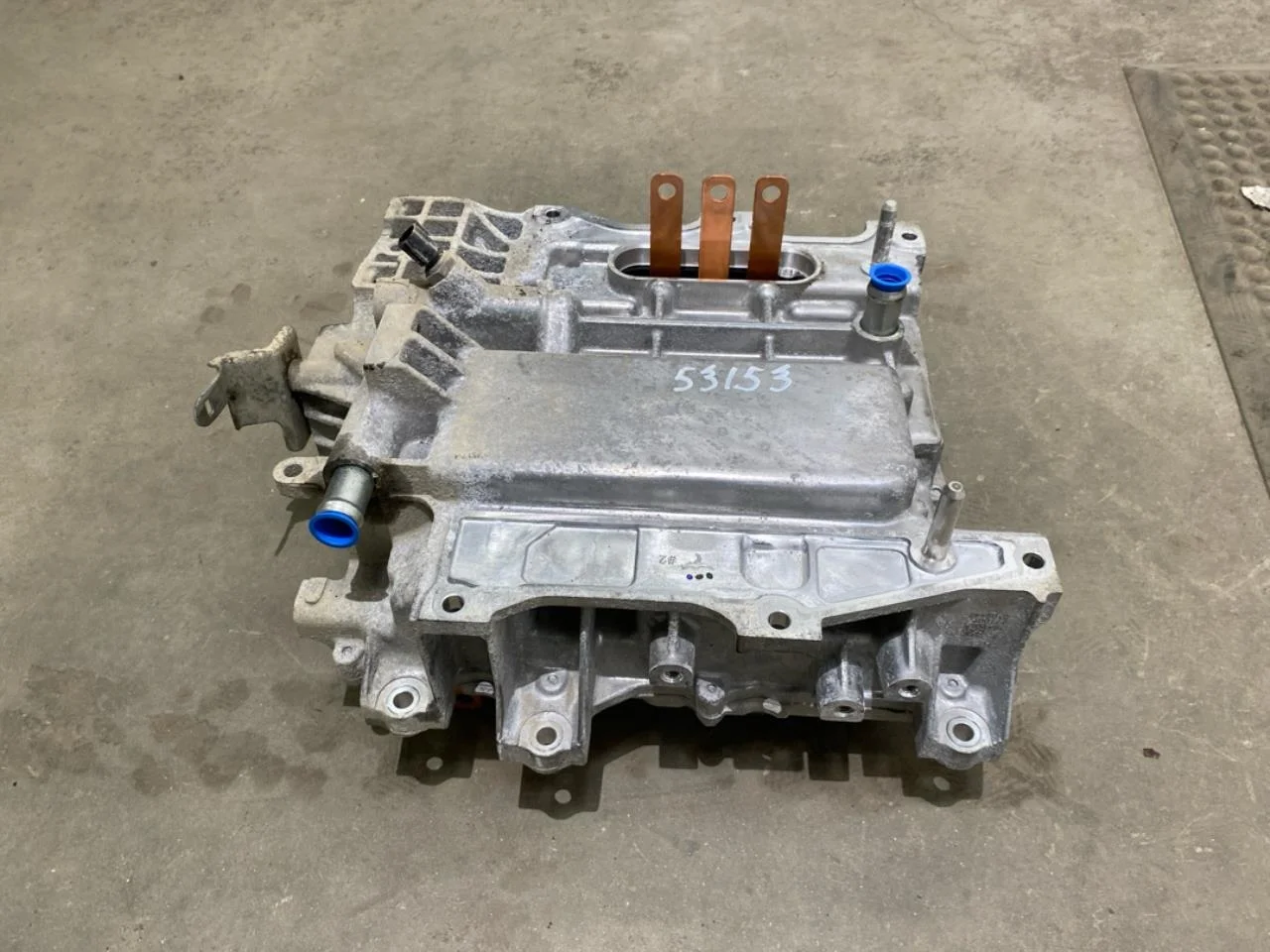 Nissan LEAF 2017-24 Invertor, 12-220V vedere 2